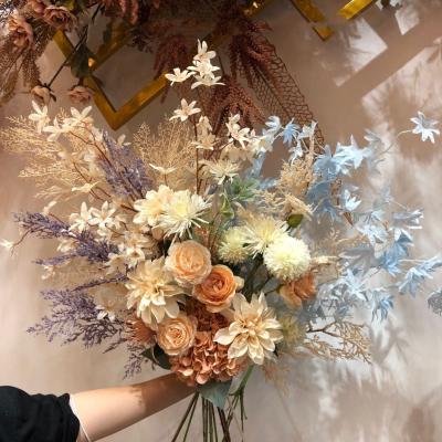 China Durable New Design Artificial Flowers Wedding Decoration Champagne Color Blue Wedding Flower for sale