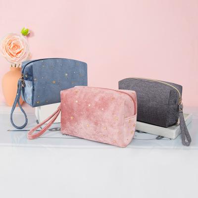 China Custom Velvet Casual Travel Rose Bag Beauty Cosmetic Bags With Star Toiletry Makeup Pouch With Hanging Ring for sale