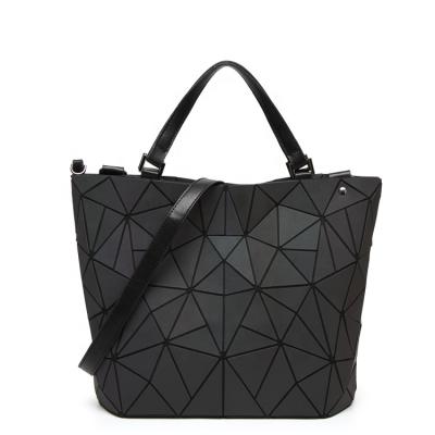 China NATIONAL 2020 Quilted New Bright Sequins Geometric Tote Bags For Women for sale