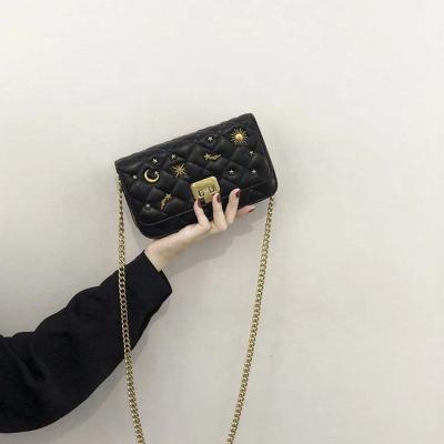 China Luxury Ladies Lock Shoulder Bag Small Square Luxury Chain Handbag For Women Girls for sale