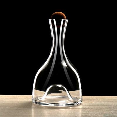 China Proper Handmade Crystal Glass Decanter With Sunken Bottom Flat Mouth Jar Shaker for sale