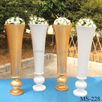 China 2021 white gold fiber glass vase wedding column walkway stand decoration for wedding party and event decoration (MS-228) for sale