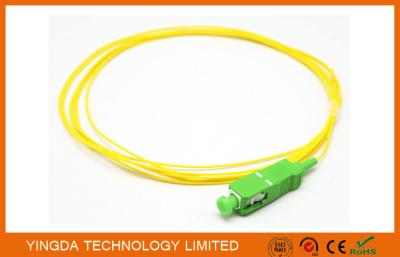 China Cable de fribra óptica amarillo a una cara unimodal del PVC del SC APC 3M 900 de las coletas um en venta