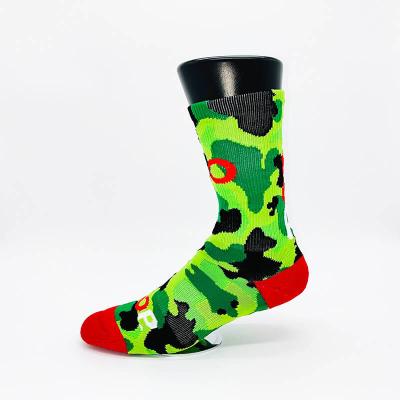 China Sporty Custom Design Thick Length Crew Length Logo Athletic Sports Colorful Camouflage Socks for sale