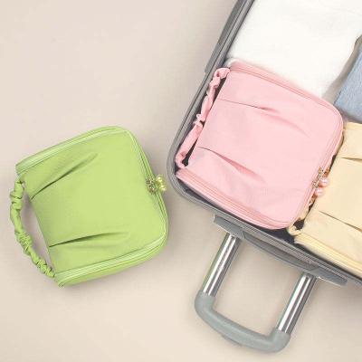 China Fashion Cosmetic Bag High Quality Hook Toiletries Hanging Lady Bags Travel Storage Supplies for sale