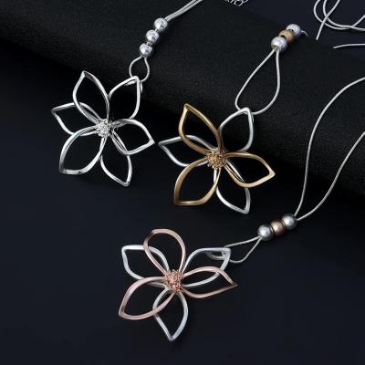 China FASHIONABLE Gold Tasty Pendant Long Chain Silver Satin Necklace Geometry Flower Finish Necklaces For Women for sale