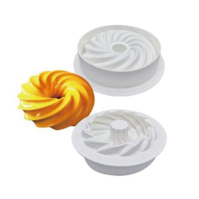 China Custom Viable BPA Free Flexible Nonstick Silicone Baking Molds Round Flower Fluted Cake Pan for sale