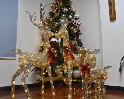 China Popular Christmas Gift Life Size LED Lighted Wire Family Reindeer 3pcs Christmas Reindeer With Sleigh Ornaments Christmas Outdoor Yard Decorations for sale