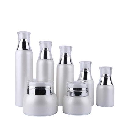 China Luxury cosmetic plastic personal care bottle set--skin care container manufacturer--new style design with pump&spray&gold cap-customization for sale