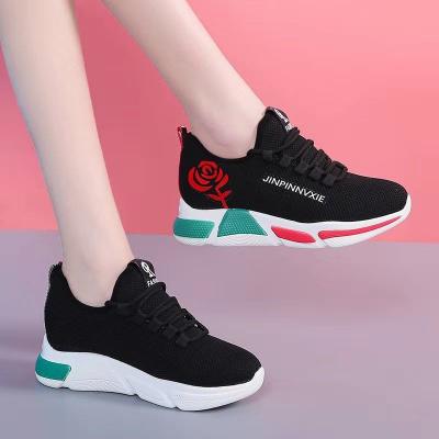 China Fashion All-match Women's Casual Shoes Lightweight Breathable Sports Shoes Women Cushioning for sale