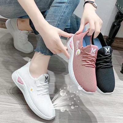 China Cushioning Flight Woven Non-slip Breathable Casual Fabric 2021 Flower Sports Walking Shoes Womens Shoes for sale