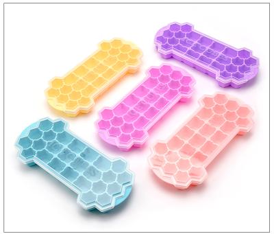 China Ice Cube Tray 2020 Ice Cube Tools Amazon Success Kitchen Accessories Silicone Ice Cube Tray for sale