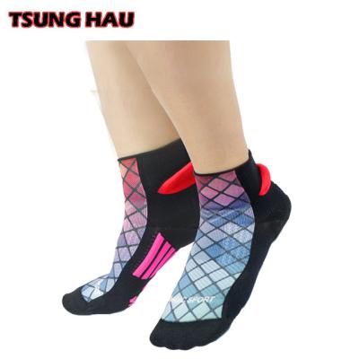 China 3D Arch Support Crew Sport Socks for sale