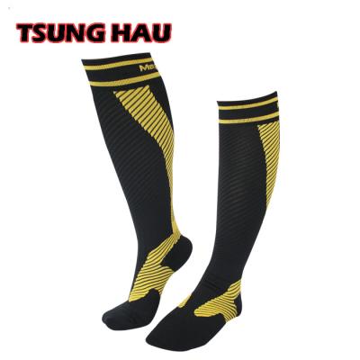 China Breathable 18-25mmHg Performance Sports Compression Socks for sale