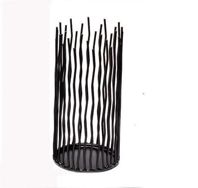 China Hot Selling Black Willow Candle Holder Pillar Candle Holder Home Decoration Iron Metal For Wedding Decor for sale