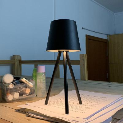 China Modern Home USB Battery Charging Decoration Office Hotel Restaurant Tripod Night Light Wireless Table Lamp for sale