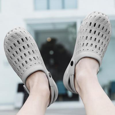 China New Men's Summer Thermal Non-Tall Sandals Non Slip Beach Hole Shoes Casual Sandals Beach Shoes Soft Based Outdoor Thick Soled for sale