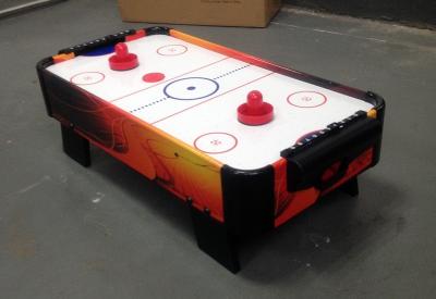 China Runde Ecken-Minispieltisch-pressluftbetätigte Hockey-Tabelle für Kinderspiel zu verkaufen