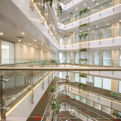 China Tranquil Outdoor Glass Balcony Railings Operation Aluminum Balcony Railing System For Indoor Staircase Glass Railings for sale