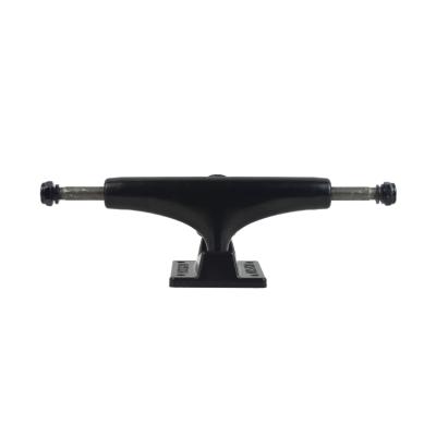 China Custom high quality youth gravity castng black skateboard truck with hollow kingpin for sale