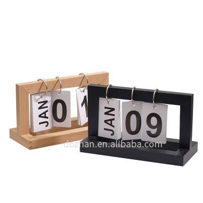 China 2022 Simple Style Wooden Frame Creative Desk Calendar for sale