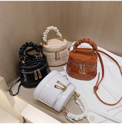 China 2021 Fashion Crocodile Pattern Bags Ladies Bucket Shape Women Handbags Women Handbags Shoulder Bag For Girls for sale