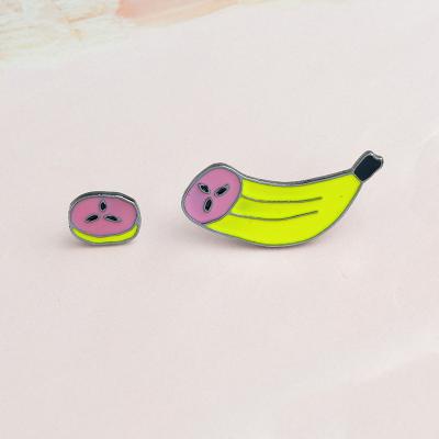 China Europe Slicing Up Bananas Pin Button Enamel Pin Badge Cartoon Food Fruit Pin Sliced ​​Banana Denim Pin for sale