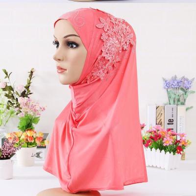 China Lace Flower Hot Drill Hijab Prayer Headscarf New Arrive Wholesale 2022 Collection Fashion Muslim Luxury Hijab Headscarf for sale