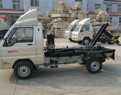 China Hotels rear loader 3 tons garbage lift garbage truck hook container for sale for sale