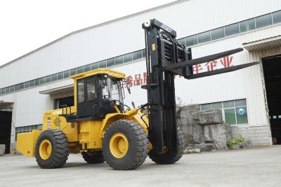 China Vier X Vier 15 Ton Al Vorkheftruck van het Terrein Ruwe Terrein Te koop