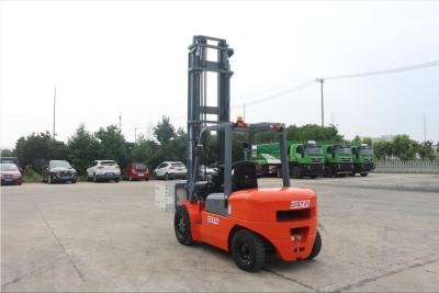 Κίνα Forklift diesel μηχανών FD40 8k 4t ISUZU φορτηγό με το σφιγκτήρα δεμάτων προς πώληση