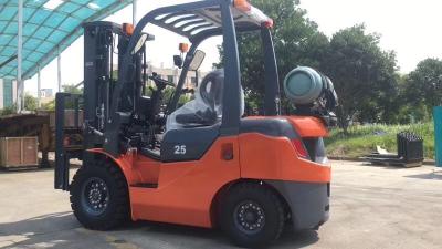 Κίνα FY25 3000mm διπλό Forklift βενζίνης καυσίμων ανελκυστήρων ιστών 2,5 τόνοι προς πώληση