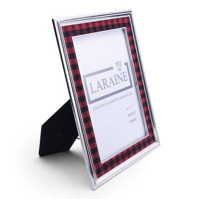 China 5x7 Metal Pictures High Quality Red And Black High Definition Plaid Display Glass Photo Picture For Decorative Table Home for sale