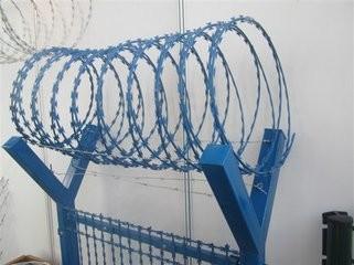 China Various BTO CBT Types Razor Barbed Wire With Single / Cross Coil for sale