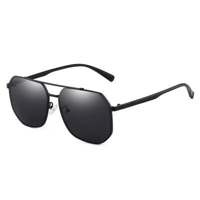 China Fashion Sunglasses Sunglasses Shape Men's Toad HD Mirror Polarized Sunglasses for sale