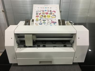 China Sheet to Sheet Vinyl Label Die Cutting machine , Label Sticker Cutting Machine VCT - LCS for sale