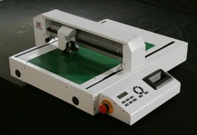 China Automatic Digital Flatbed Cutter Flatbed Die Cutting Machine VCT - MFC4560 for sale