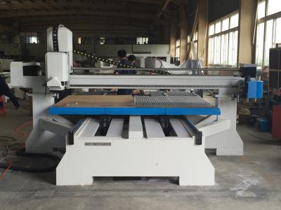 China Moving Table 3 Axis Cnc Router ，Woodworking Cnc Machine For Sign Making Industry for sale