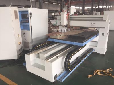 China Cortadora móvil de alta velocidad del CNC de Softmetal del router del CNC de la tabla VCT-MT1325ATC en venta