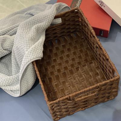 China Good Price Viable Good Quality Plastic Strip Woven Storage Handmade Basket Reusable Rectangular Outdoor Picnic Basket for sale