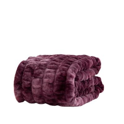 China Wholesale New Design Winter Solid Color Faux Fur Bed Blankets 100% Polyester Fleece Anti-static Warm Throw Blanket for sale