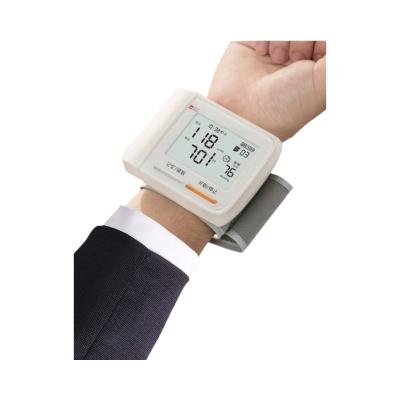 China Portable Intelligent Electronic Wrist Digital Sphygmomanometer and 5 Years Shelf Life for sale