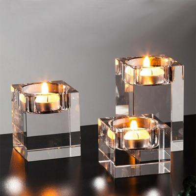 China Simple Light Luxury Home Decoration Crystal Candlestick Wedding Europe Styple Transparent Candlestick for sale