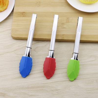 China New Viable 7 Inch Silicone Kitchen Utensils Food Silicone Salad Tongs Serving Bread Cooking Tongs for sale