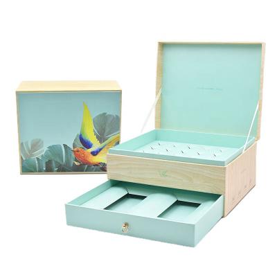 China Handmade foldind recyclable eco-friendly luxunry custom paper cardboard small gift packaging box color printing logo packaging boxes for sale