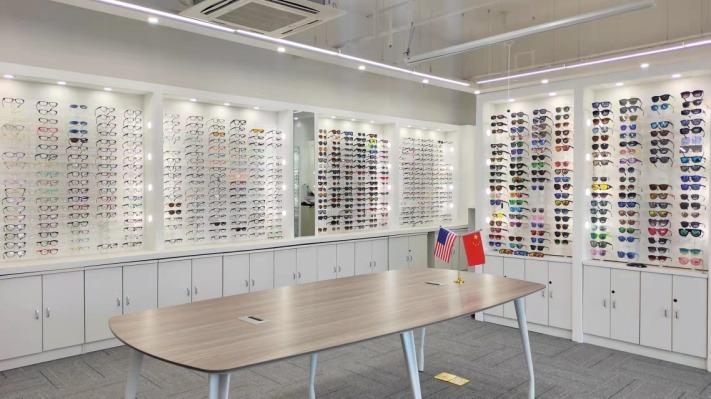 Verified China supplier - Wenzhou Dachuan Optical Co., Ltd.