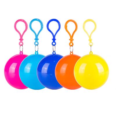 China Small logo reasonable price promotion raincoat main chain raincoat portable custom disposable ball eggs raincoat PE above raincoat for sale