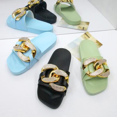 China Summer Fashion Solid Color Fashion Trend Solid Color Flat Slippers Chain Women's Sandals Outdoor Beach Shoes Slides for sale