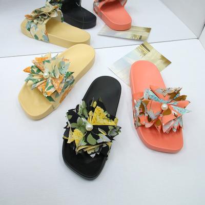 China Fashion Trend Summer Lady Cute Flower Flat Gently Slides Bling Female Floral Home Casual Slippers Shoes For Women for sale