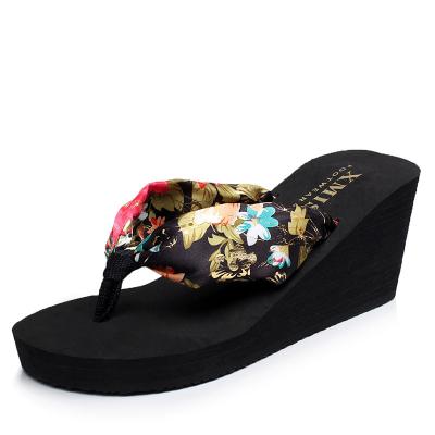 China Cushioning New Ladies Wedge Heels Sandals Shape Casual Slides Shoes Thick Bottom Beach Flip Flops Slippers for sale